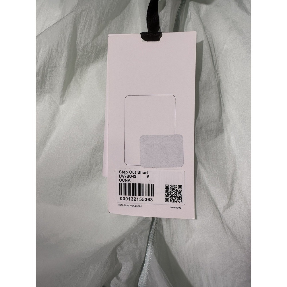 Lululemon Step Out High Rise Short 3" Inseam Packable Ocean Air Size: 6 - Picture 7 of 13